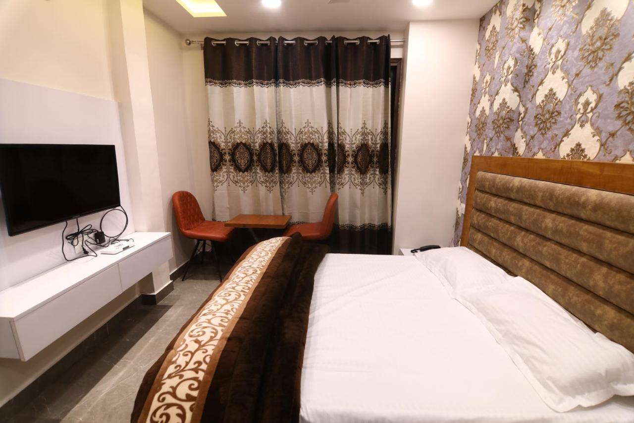 Ovel Hotel 卢迪亚纳 外观 照片